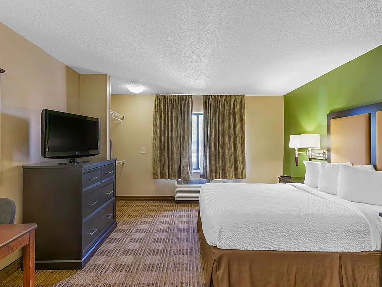 Studio Suite - 1 Queen Bed