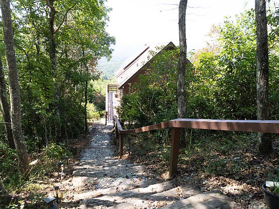 3rd image of 1400 Lyle Knob Rd