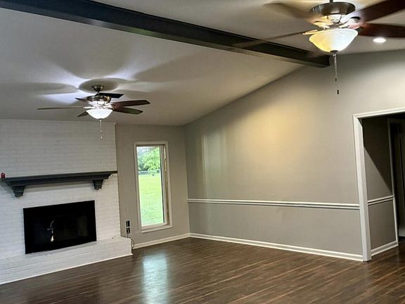 3rd image of 121 Main St