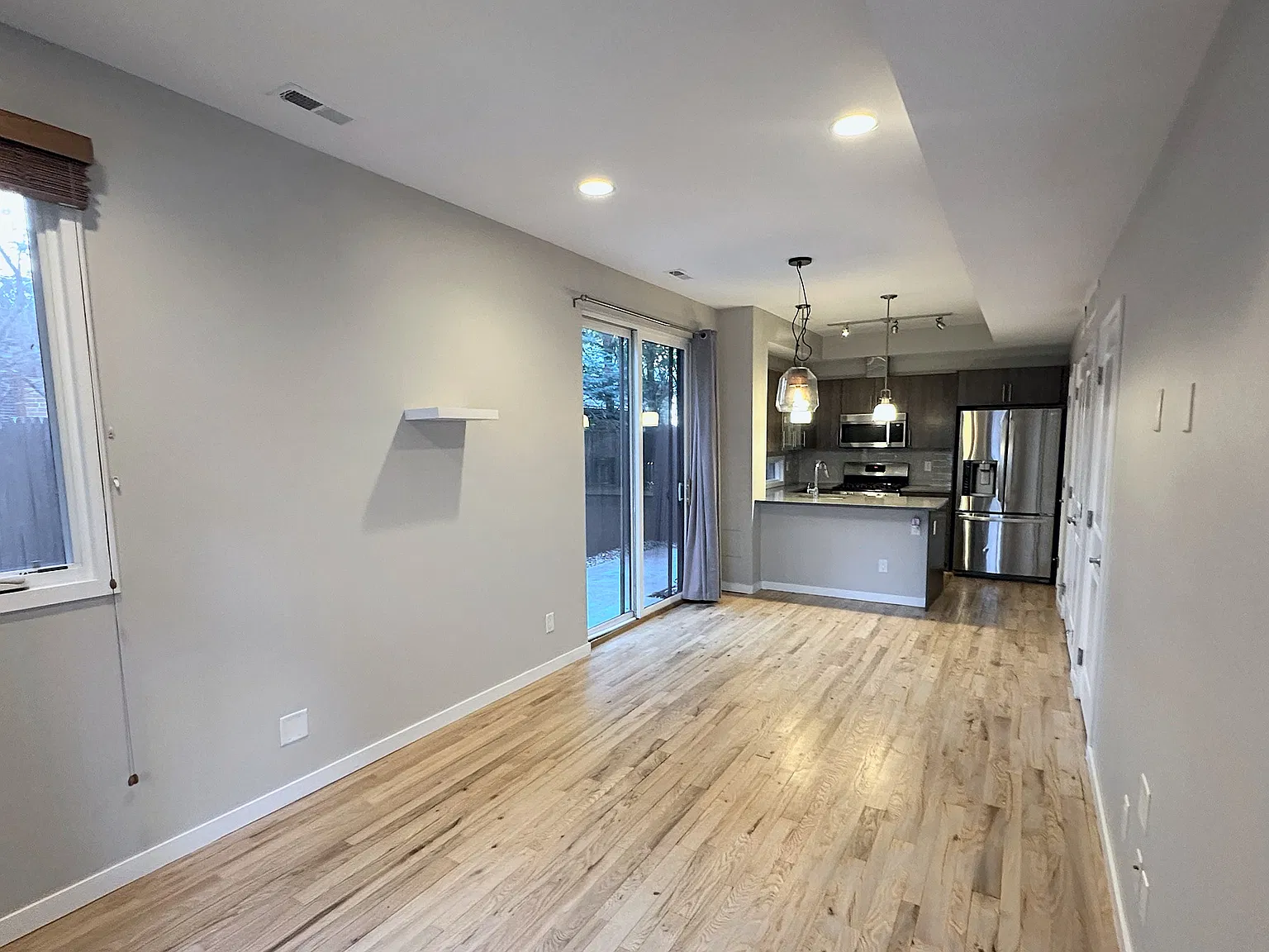 1 bed, 1.5 bath, 900 sqft, $2,450 — Photo 2
