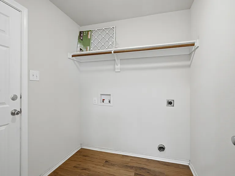 1928 Alanbrooke Dr — Photo 22