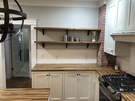 2nd image of 2505 Wood St