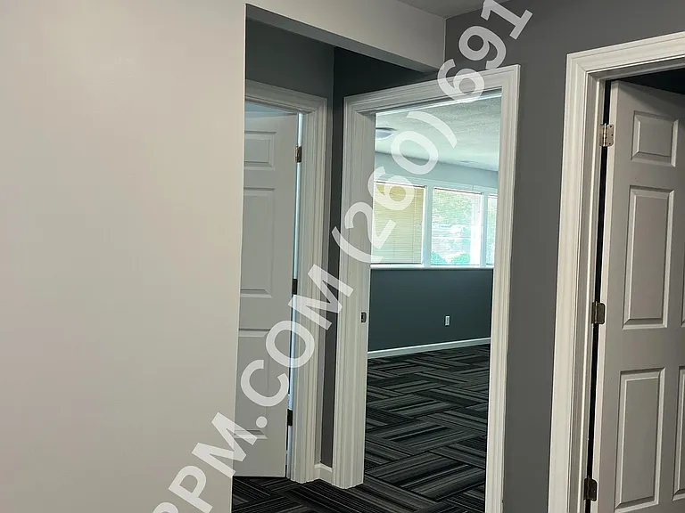 4915 Illinois Rd — Photo 5