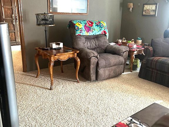 4th image of 19093 Pike St