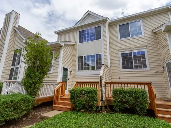1669 Liberty St #23-2, Hanover Park, IL 60133