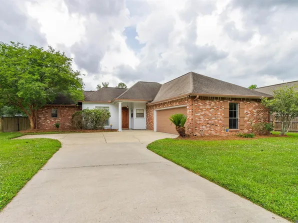 9470 Lake Lily Ave, Baton Rouge, LA 70810