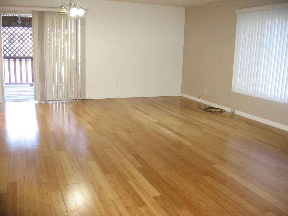 2nd image of 2220 Clay St