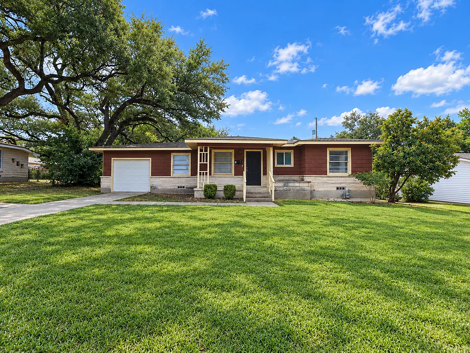 1417 Live Oak Dr