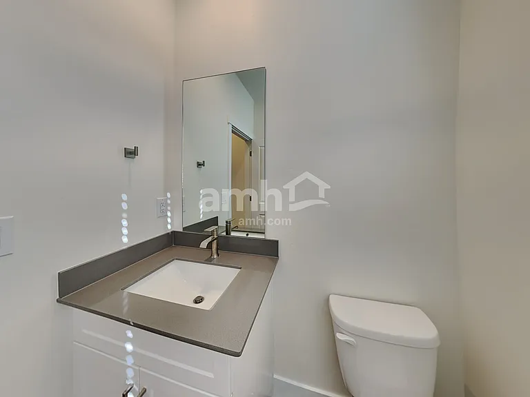 1034 Jillian Ave — Photo 8
