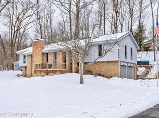 34660 Brittany Dr, Farmington Hills, MI 48335