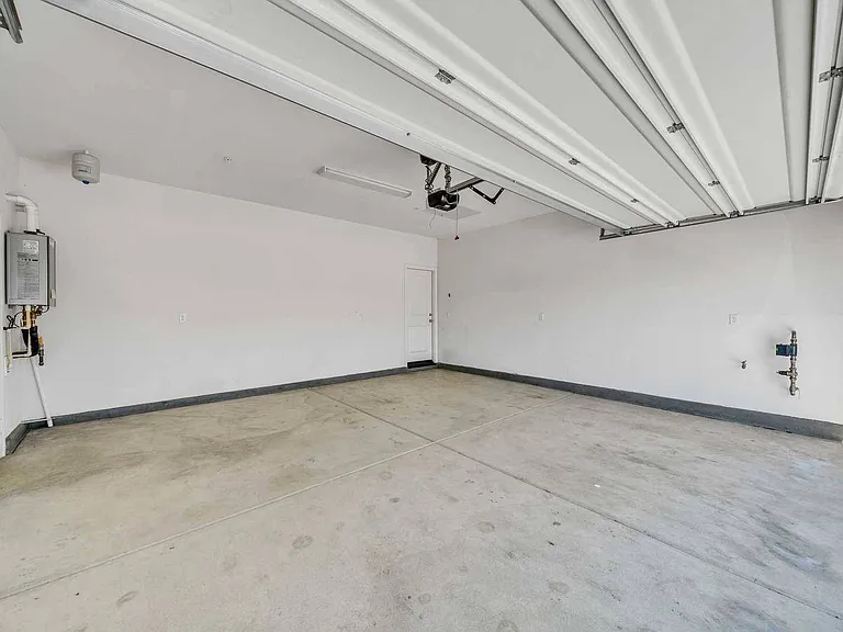 6599 Bryce Canyon Ct — Photo 35