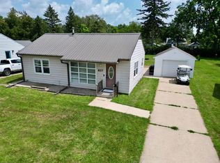 617 Lyndale Ave, Spring Valley, MN 55975
