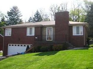 20 Sigrid Dr, Carnegie, PA 15106
