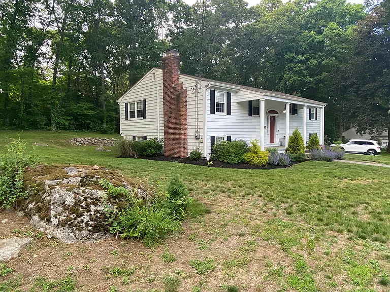 59 Crestridge Dr — Photo 3