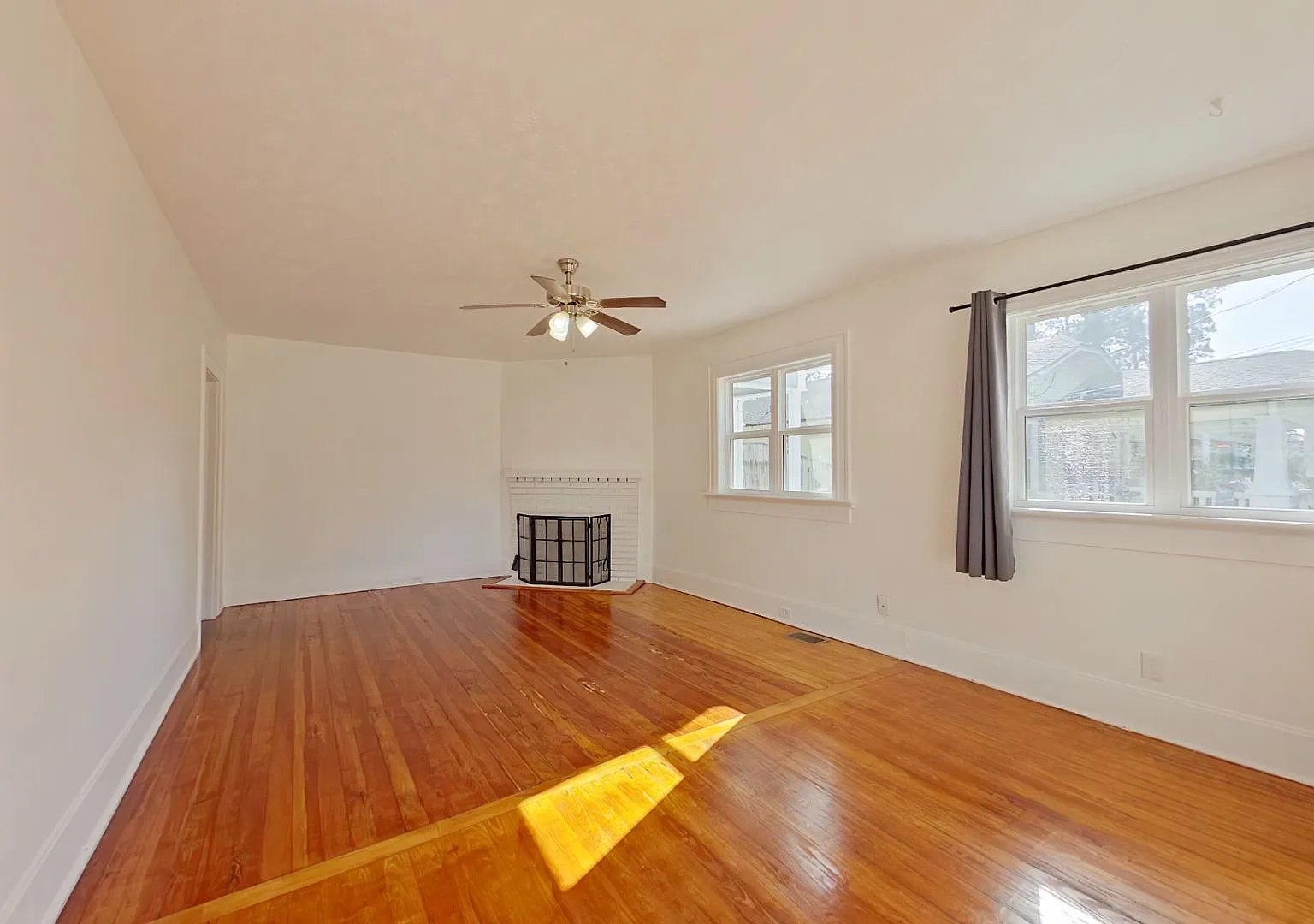 Landon Avenue Duplex — Photo 2