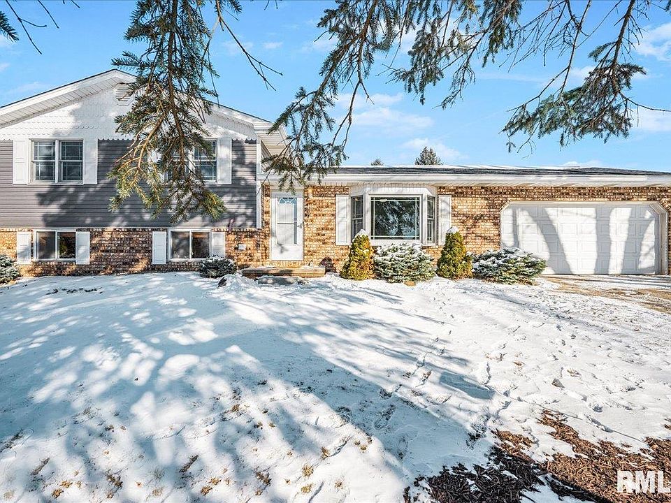 1st image of 12 Lakeview Dr