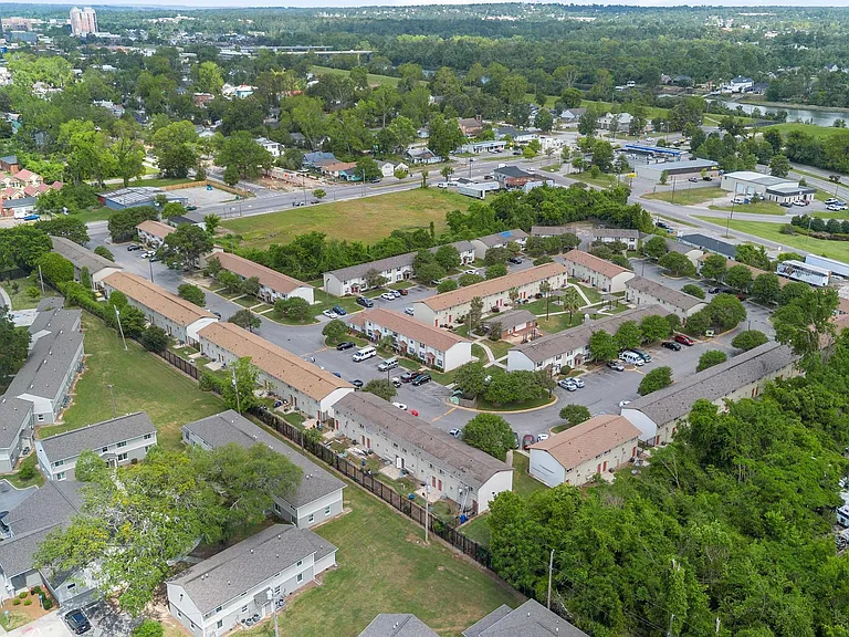 East Augusta Commons — Photo 1