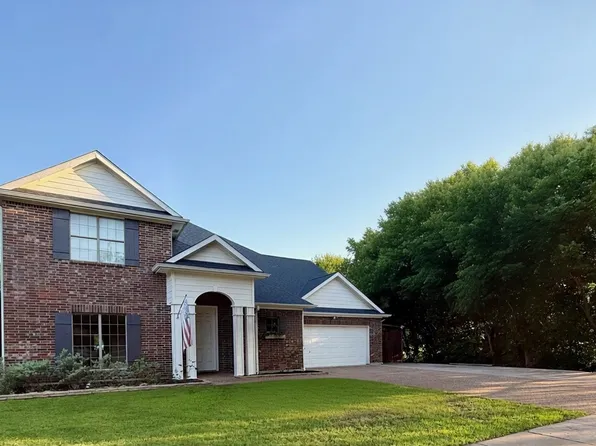 147 Country Lakes Dr, Argyle, TX 76226