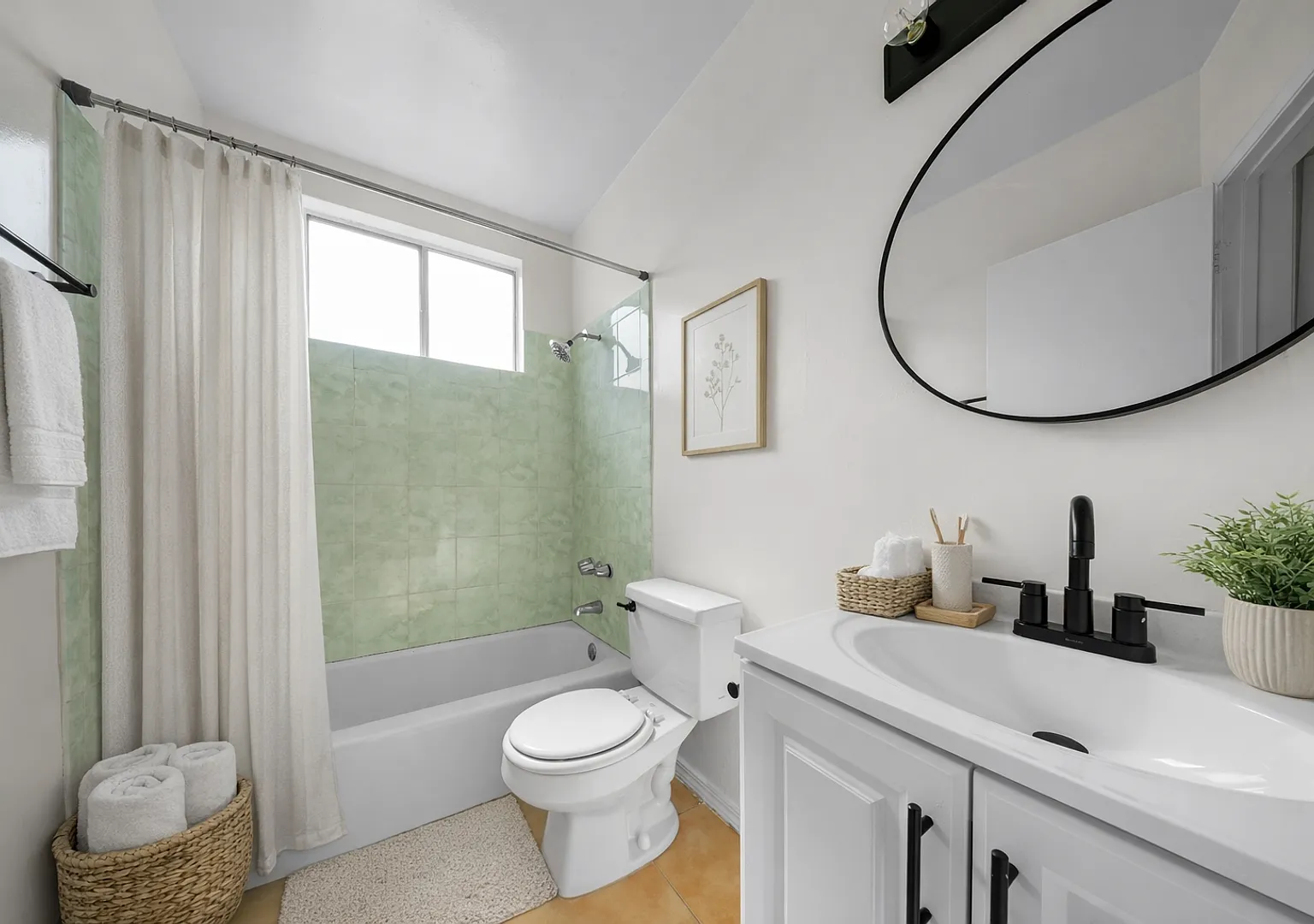 833 Gardenia Avenue — Photo 4