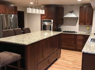 24950 Amlee Rd, Shorewood, MN 55331