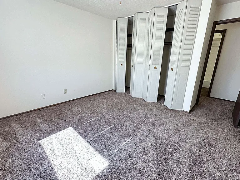 Southgate Apartments — Photo 42