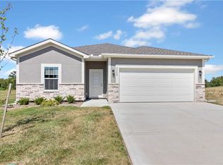 2200 Crestview Pl, Raymore, MO 64083