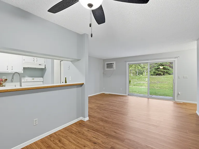 8856 Jasmine Ln — Photo 4