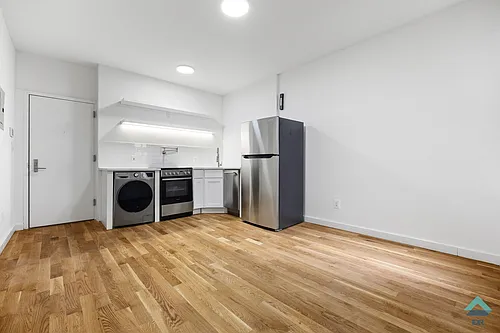 441 Wilson Ave Photo 1