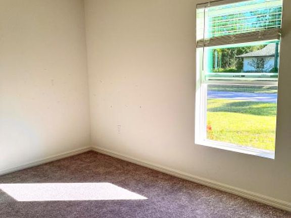 5th image of 917 SE Caravan Ave