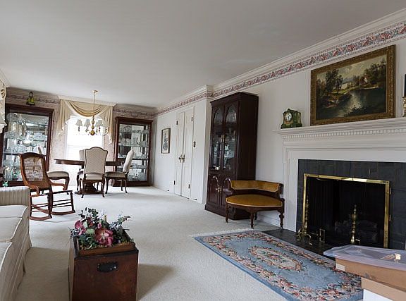 2nd image of 2138 N Stratford Dr