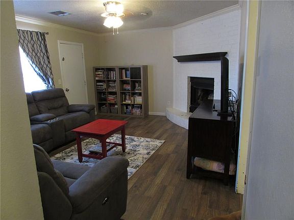4th image of 3005 Saint Thomas Ave