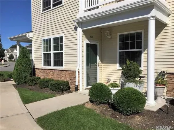 404 Lennox Drive #404, Saint James, NY 11780