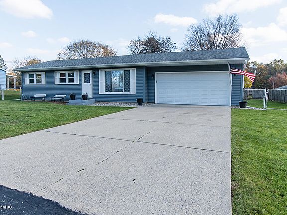 2nd image of 328 Beaumont Dr
