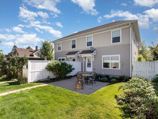 613 1st Ave NW, Osseo, MN 55369