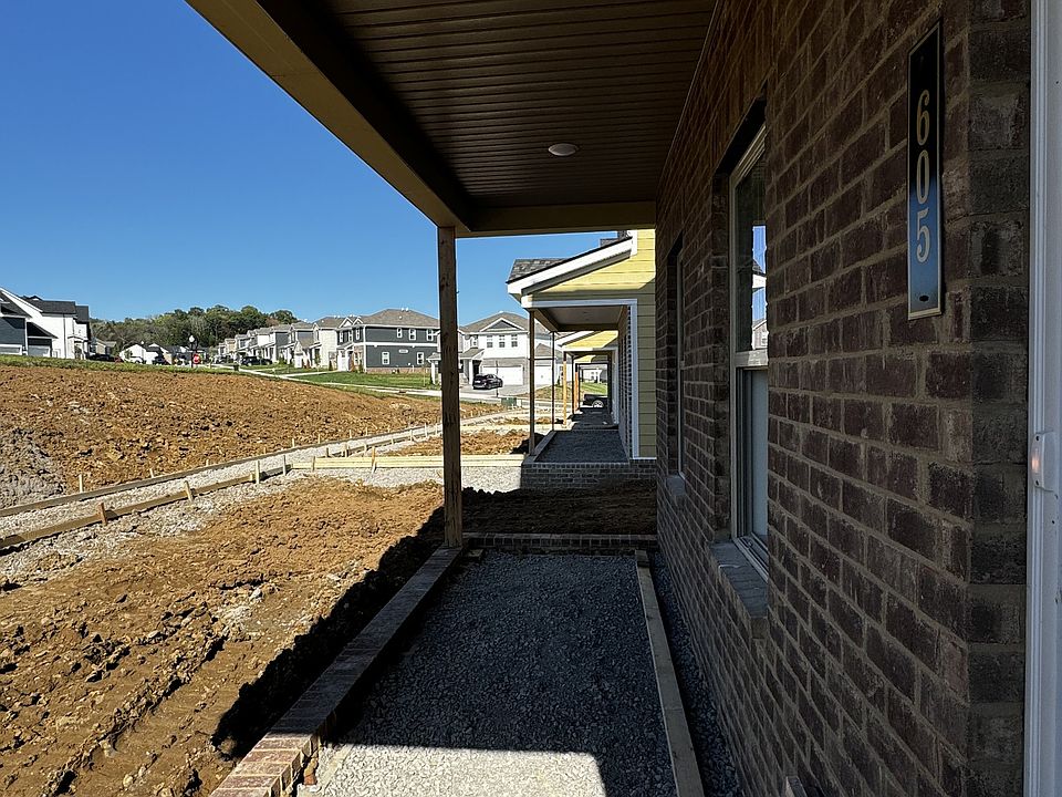 605 Trotters Aly Gallatin TN Zillow