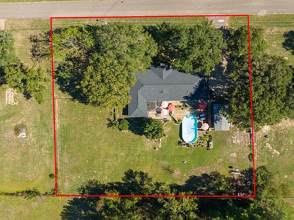 2nd image of 385 Flenniken St