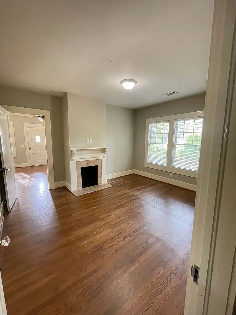 Charming Cottage in the Heart of Downtown Gainesville — Photo 4