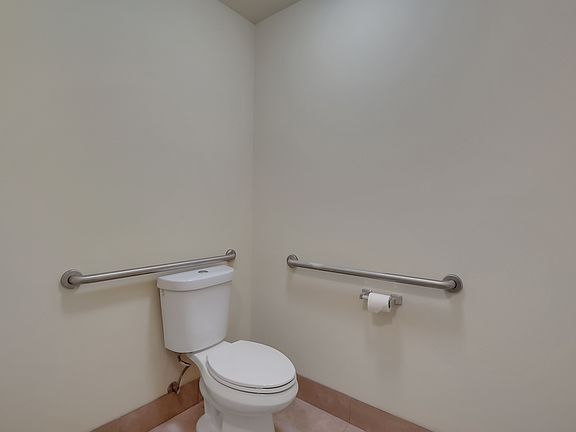 5th image of 404 120th St S #B