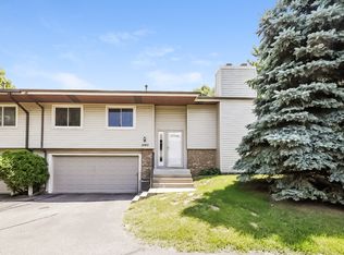 1043 Bridge St, Shoreview, MN 55126