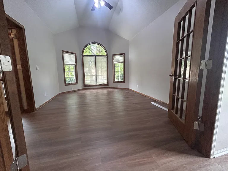 2713 NE Briarwood Ct — Photo 5
