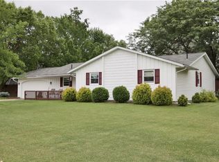 11 Aspen Dr, Amherst, OH 44001