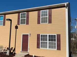 10 Station Ln NE, Christiansburg, VA 24073
