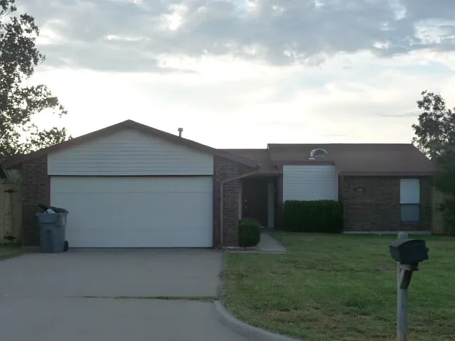 114 SE Trenton Rd. — Photo 1