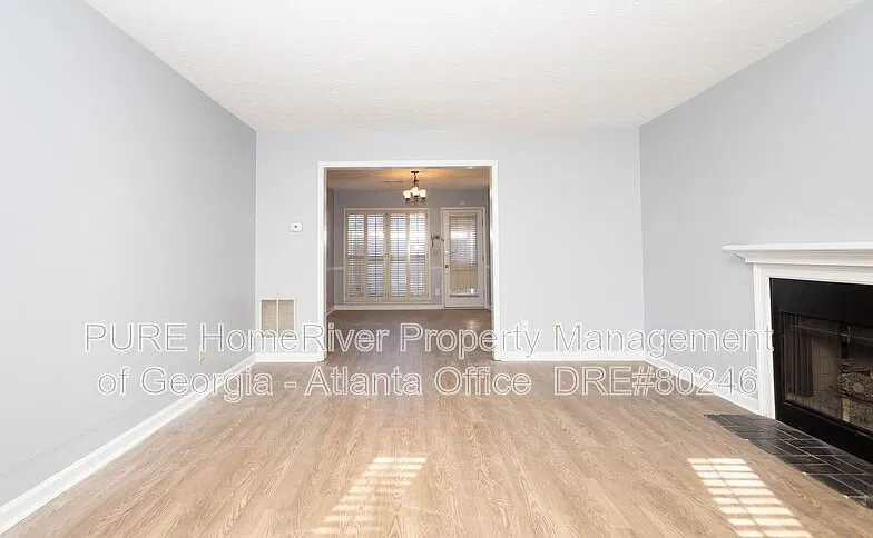 2 bed, 2.5 bath, 1300 sqft, $1,725 — Photo 3