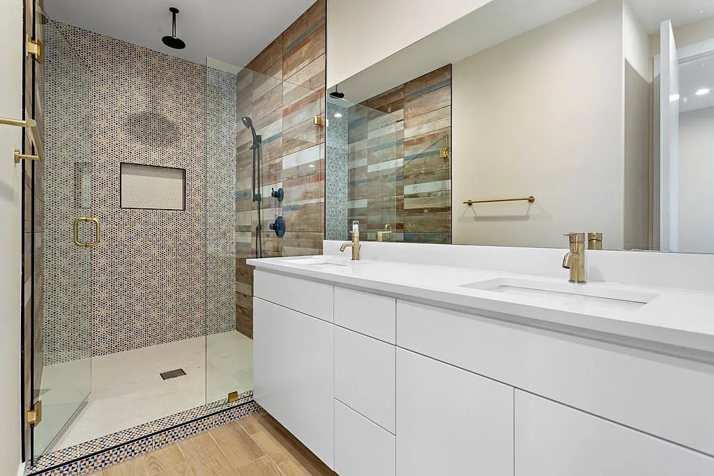 2 bed, 2.0 bath, 1100 sqft, $2,825 — Photo 3