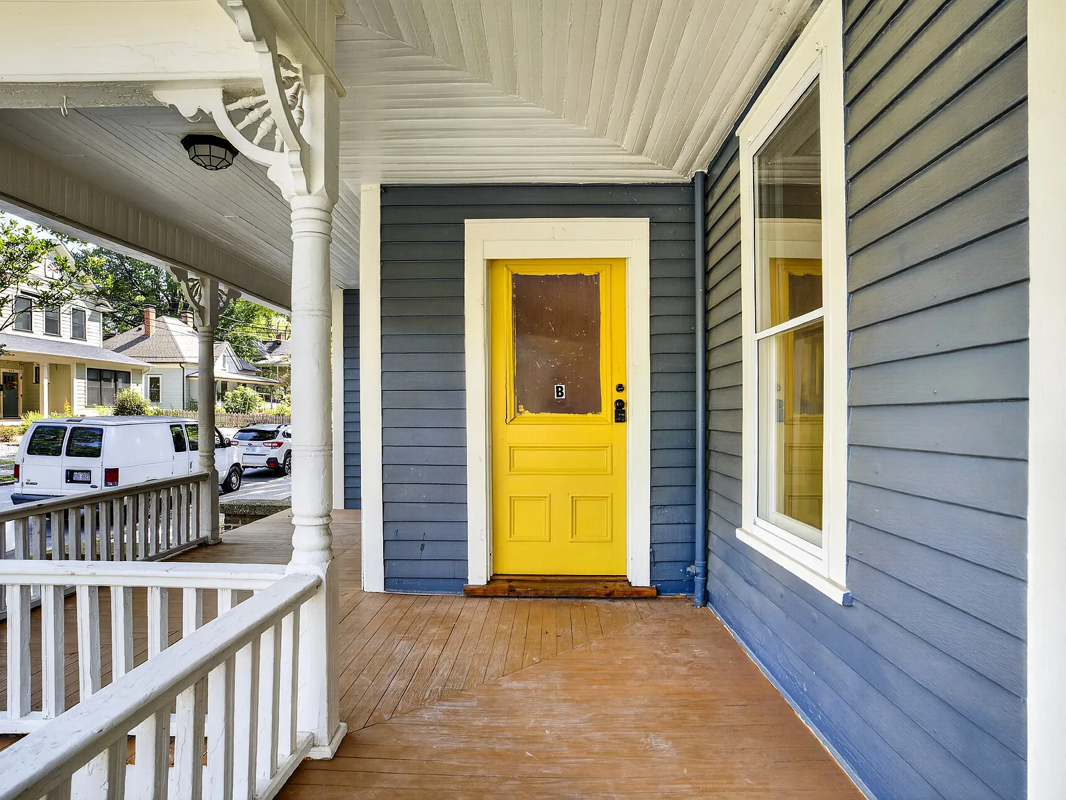 1 bed, 1100 sqft, $1,295 — Photo 2
