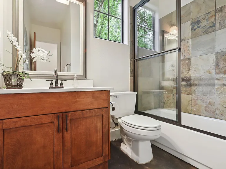 2309 Kinney Rd — Photo 15