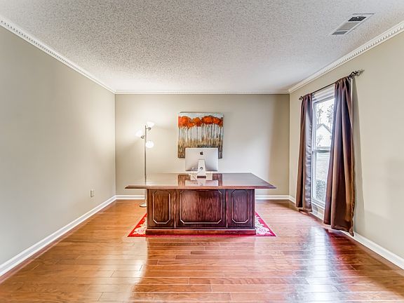 5th image of 1214 Parkwood Chase NW