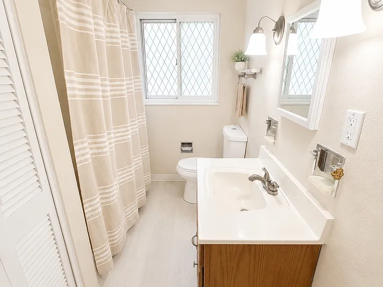 10135 Pearl Rd — Photo 9