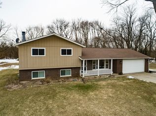 4N140 Wiant Rd, West Chicago, IL 60185
